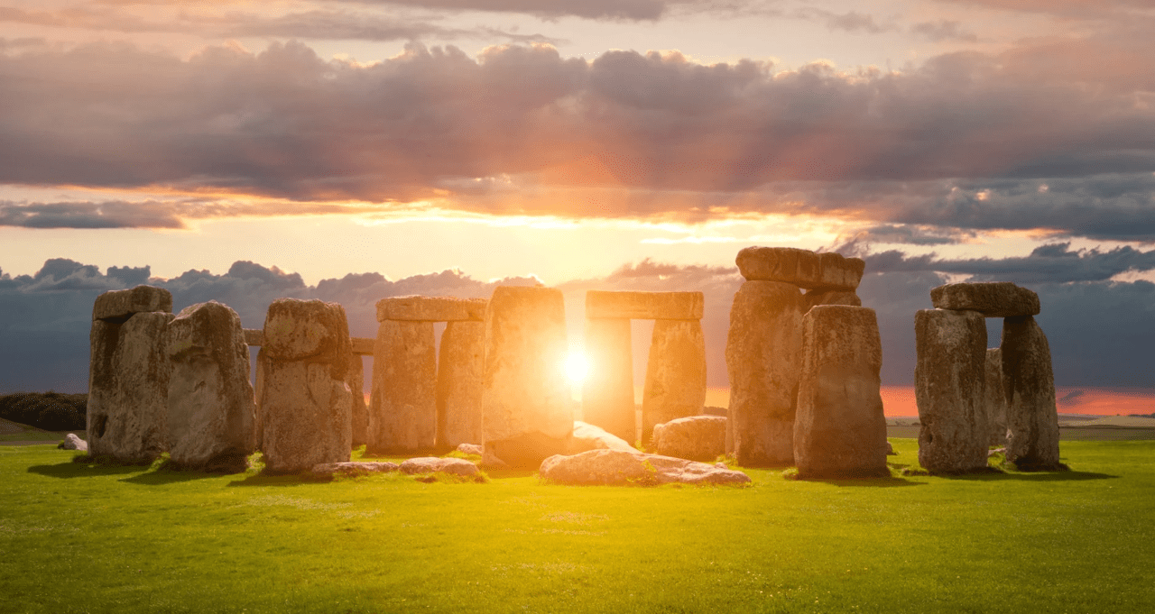 https://nightfallastrology.com/wp-content/uploads/2022/06/Summer-solstice-stonehenge-1280x681.png